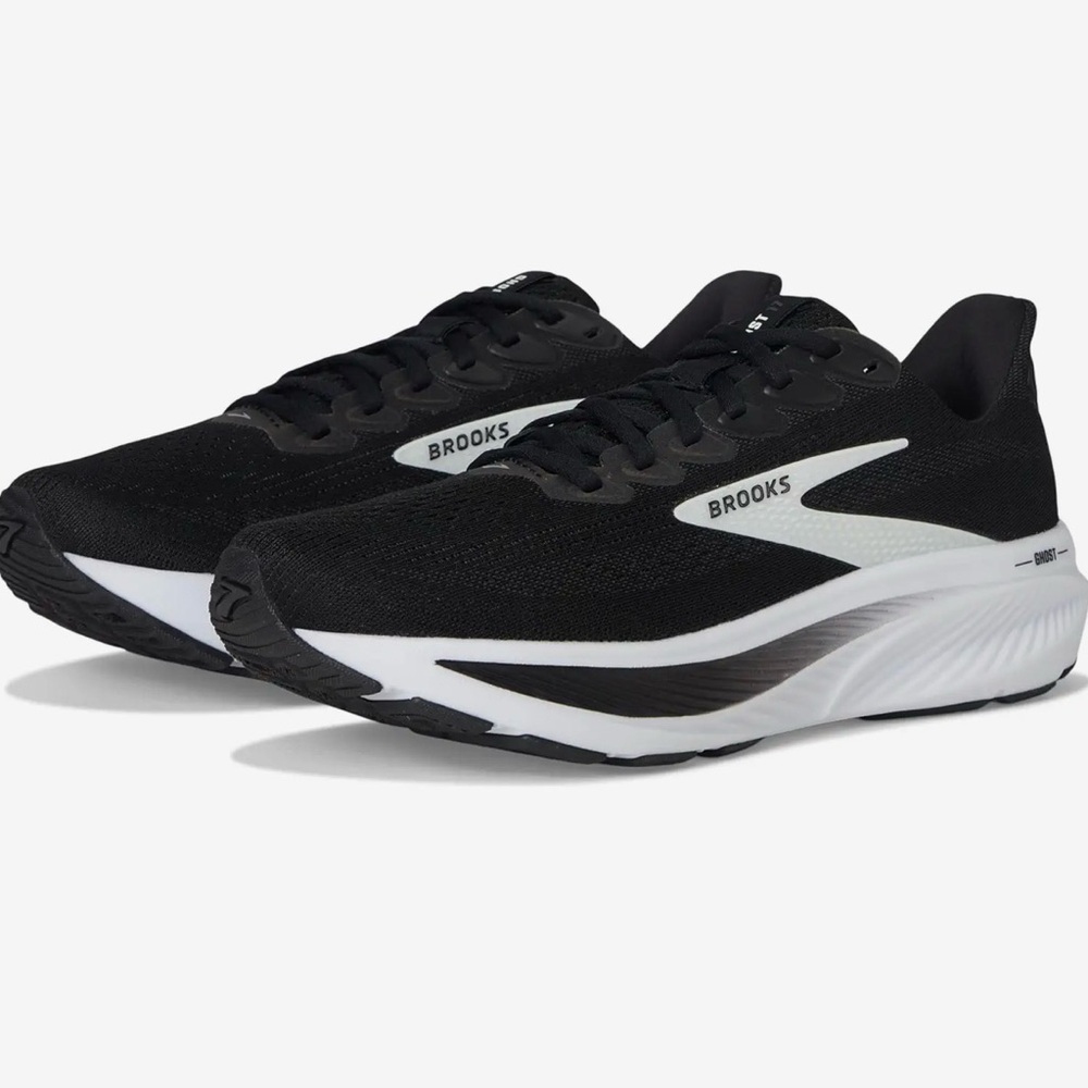 NEW Brooks Ghost 17 in Black / Grey / White